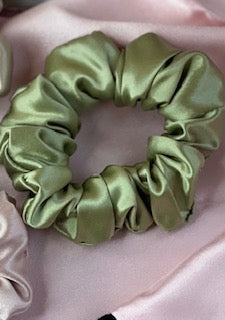 Mulberry Silk Scrunchies PK 3, Prevents Hair Damages, Mulberry Silk Hair Scrunchie,  Prevents Breakage, Reduces Split Ends, No Kinks.